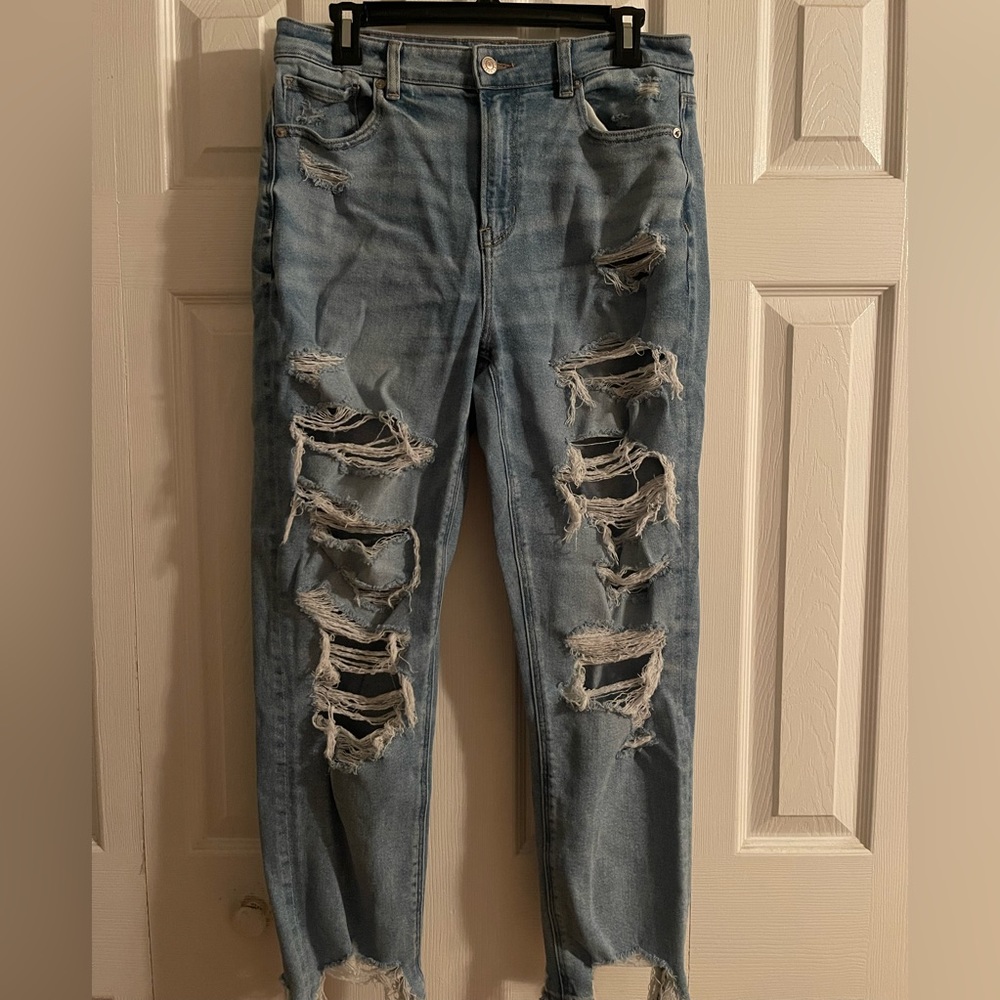 American Eagle ripped mom jeans